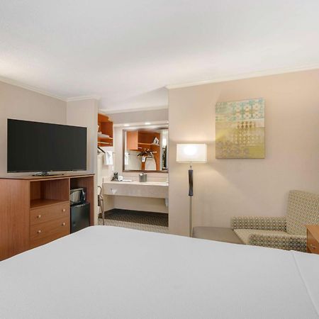 Best Western Oxnard Inn Εξωτερικό φωτογραφία