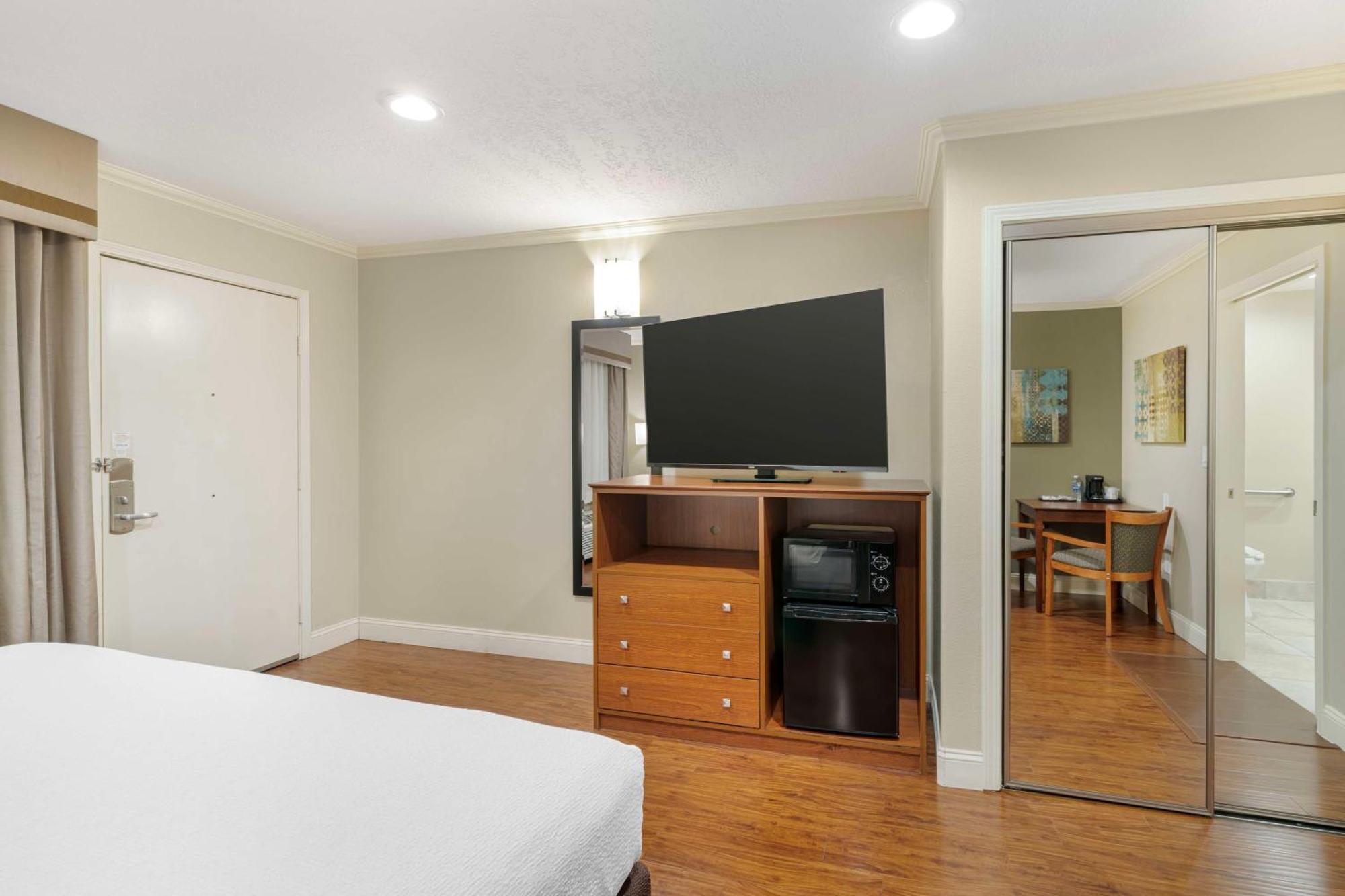 Best Western Oxnard Inn Εξωτερικό φωτογραφία